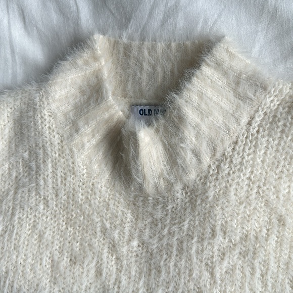 Old Navy sleeveless furry sweater. Small. White with black stripes - Picture 2 of 4